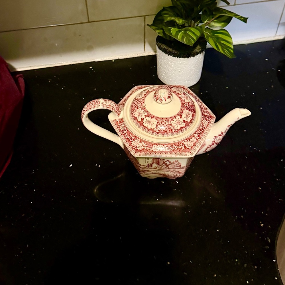 Red Floral Porcelain Teapot with Intricate Transferware Pattern - Picture 2 of 4